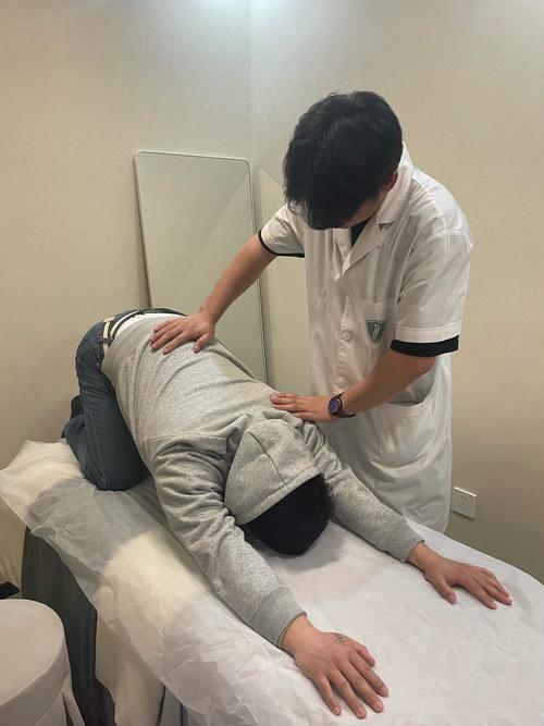 武汉养生体验：程序员朋友带我去洪山推拿，28岁脖子僵直才懂命比钱重要