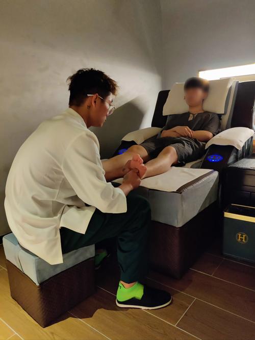 武汉桑拿体验真香！32岁总监从抗拒到上瘾，亲述真实经历